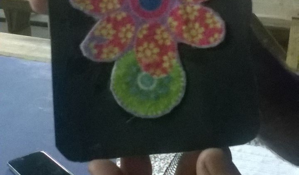 Trabalho de arte dia das mães na escolinha - Res. Varandas do Vale
